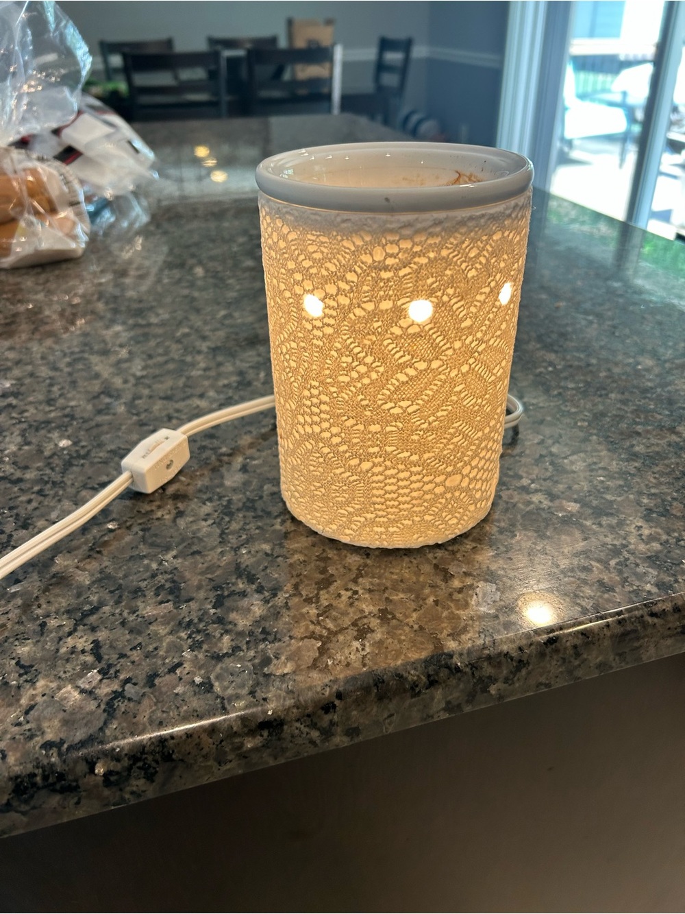 Scentsy White Lace Ceramic Electric Warmer